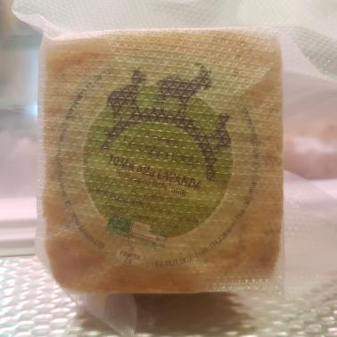 Toma  di capra alla lavanda  bio